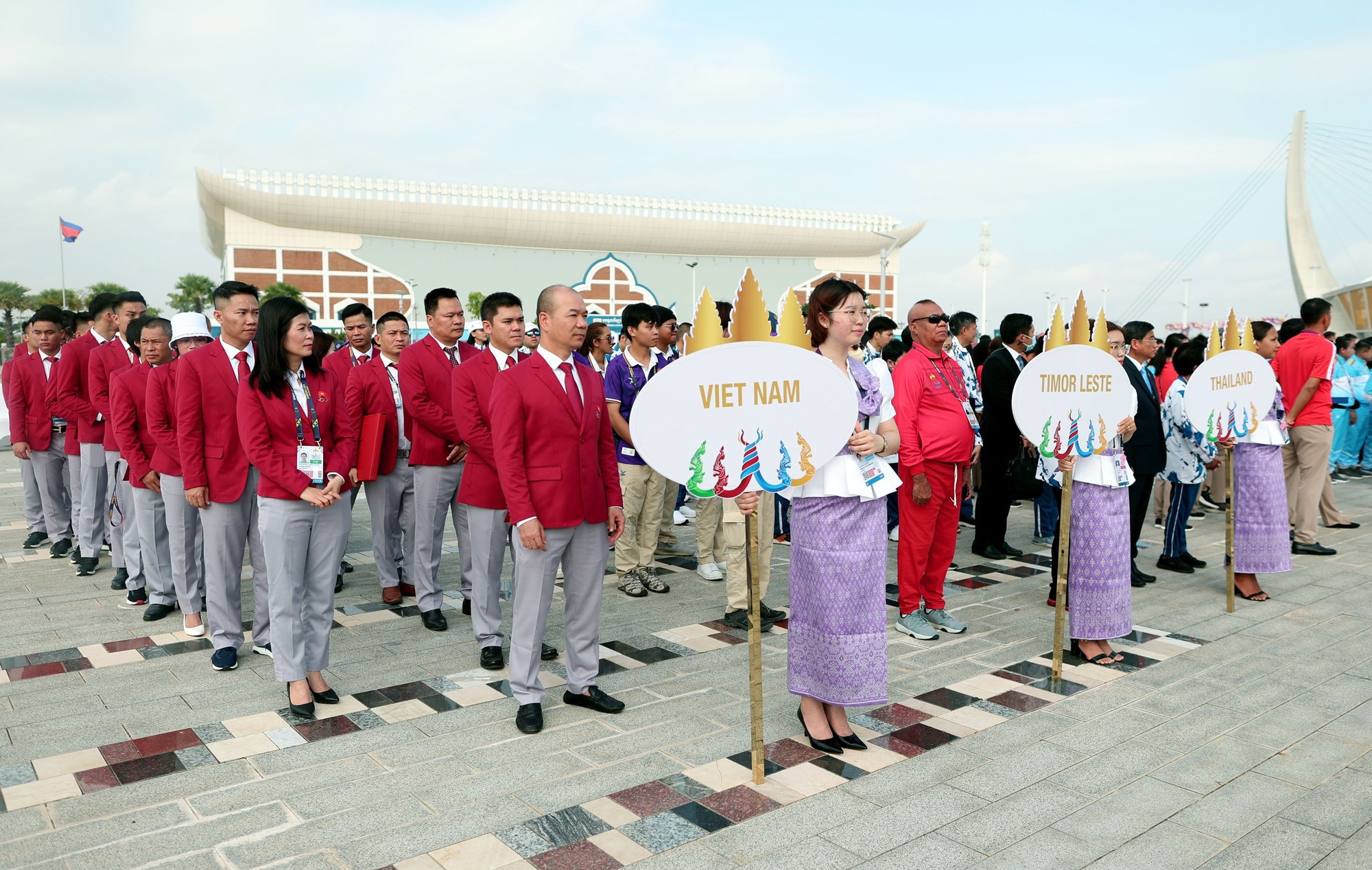 Thiêng liêng lễ thượng cờ Tổ quốc của đoàn thể thao Việt Nam ở SEA Games 32 - Ảnh 8.