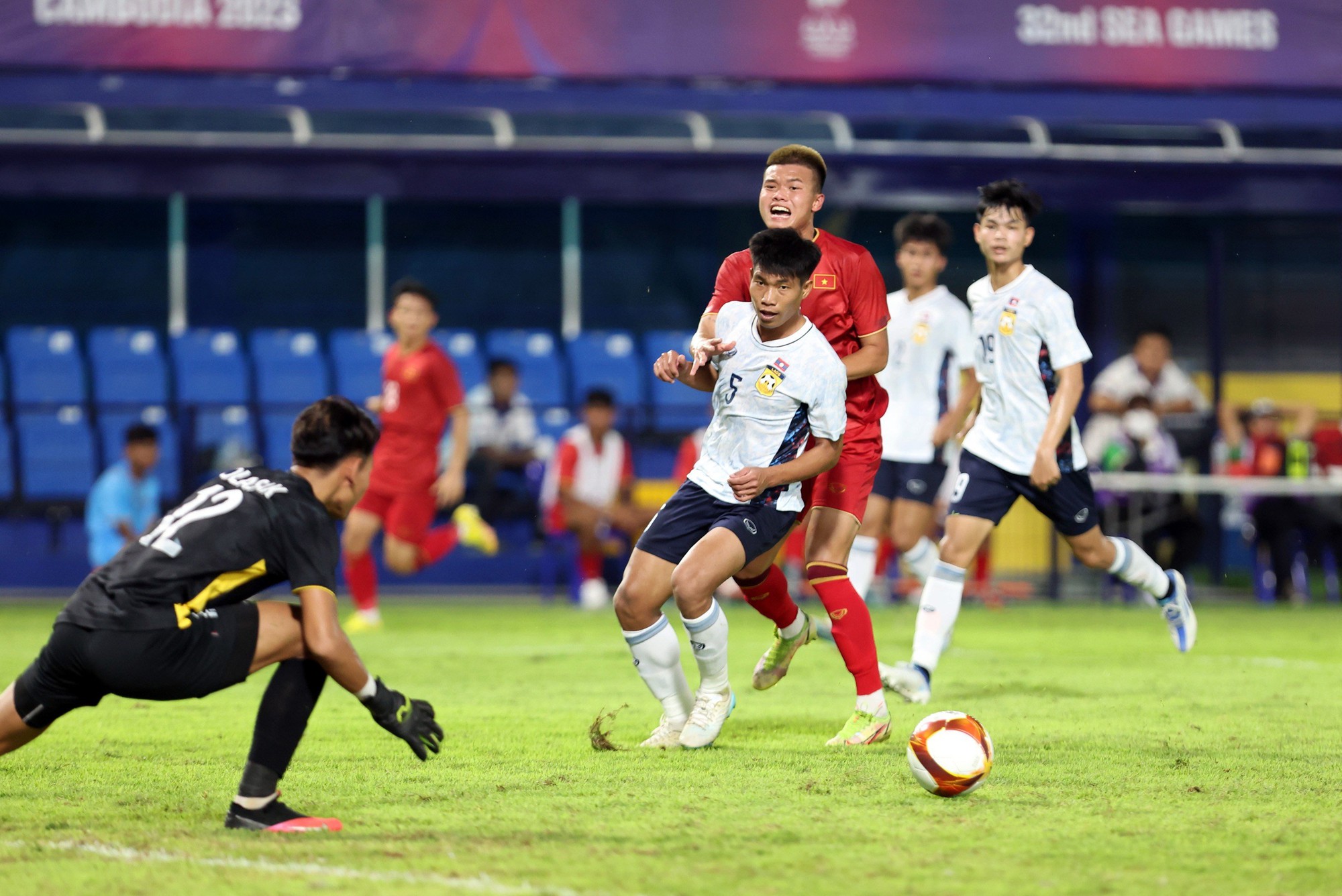 SEA Games 32: U.22 Lào gây bất ngờ trước 'ẩn số' Malaysia? - Ảnh 1.