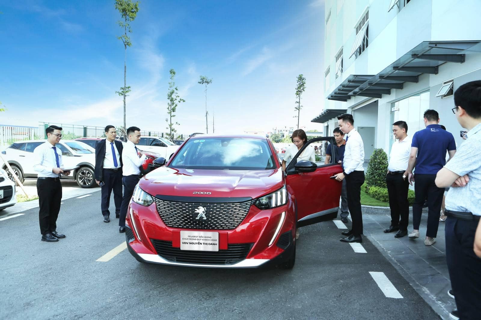 Nguyễn Thị Oanh hân hoan nhận xe Peugeot, chờ đợi trải nghiệm thú vị  - Ảnh 5.