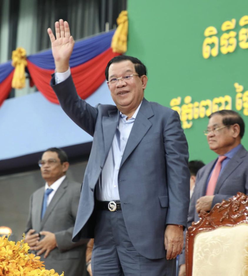 Thủ tướng Hun Sen háo hức trước buổi lễ khai mạc SEA Games 32 - Ảnh 2.