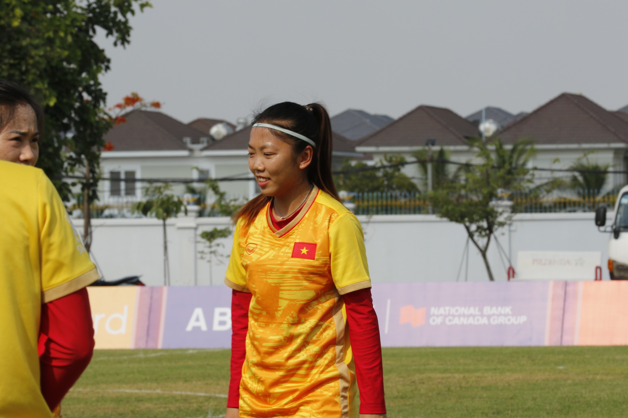Huỳnh Như và đồng đội đã sẵn sàng cho trận đấu gặp đội tuyển nữ Myanmar - Ảnh 3.