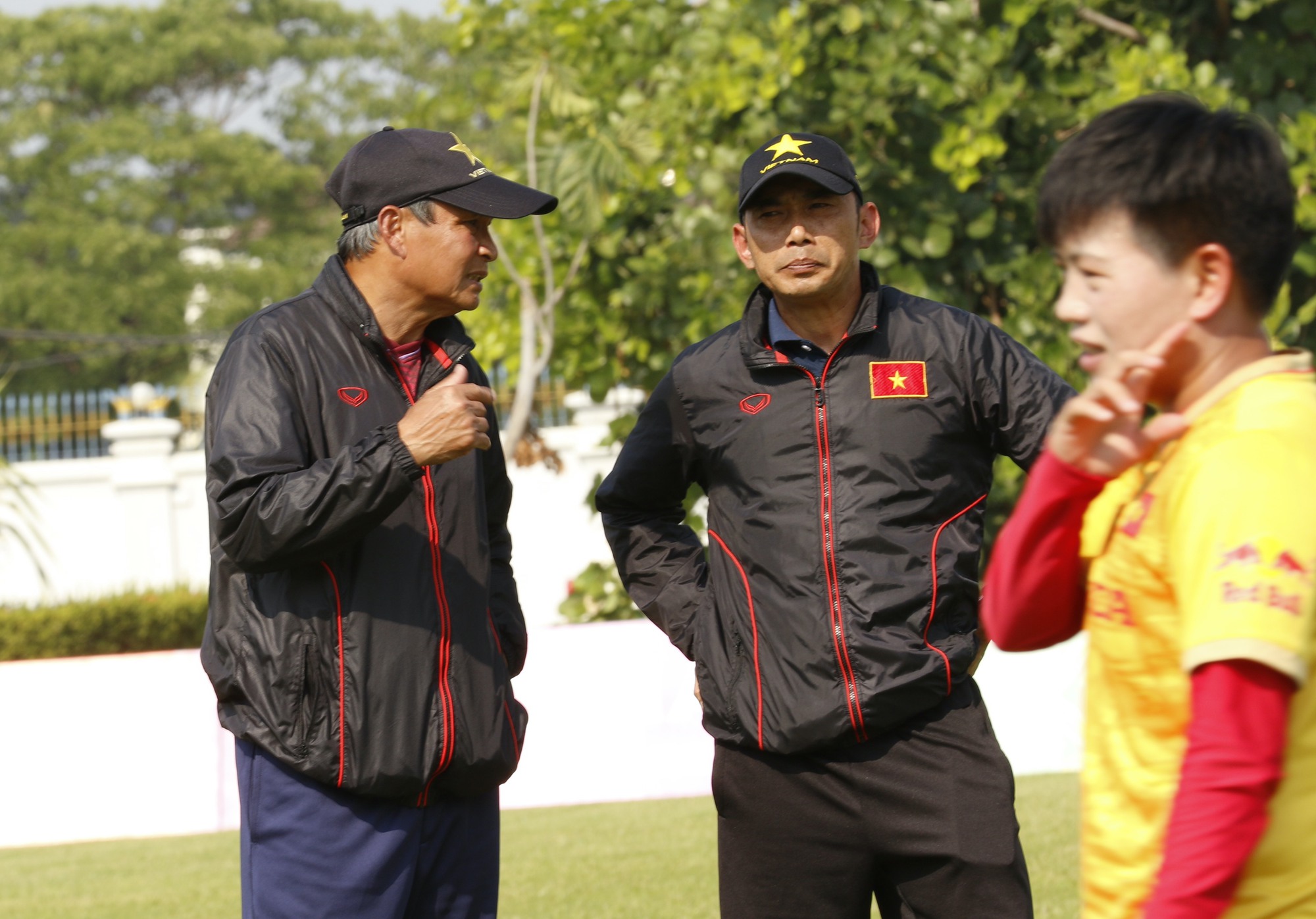 Huỳnh Như và đồng đội đã sẵn sàng cho trận đấu gặp đội tuyển nữ Myanmar - Ảnh 10.
