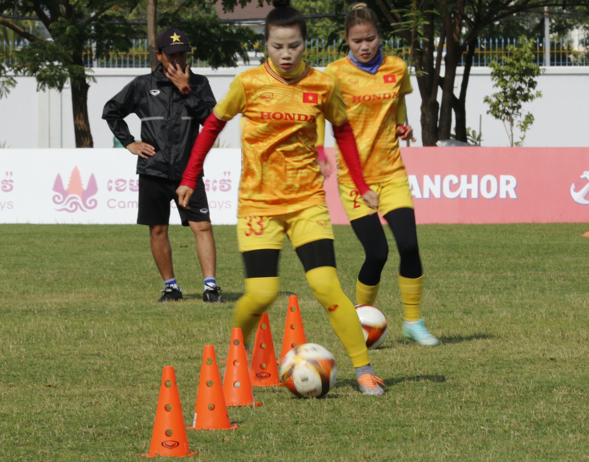 Nữ tuyển thủ Bích Thùy: ‘Đội tuyển nữ Việt Nam đã thích nghi thời tiết nắng nóng’ - Ảnh 8.