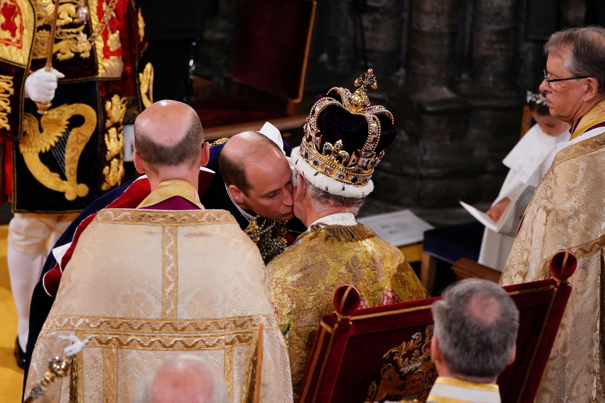 Vua Charles III chính thức lên ngôi - Ảnh 14.