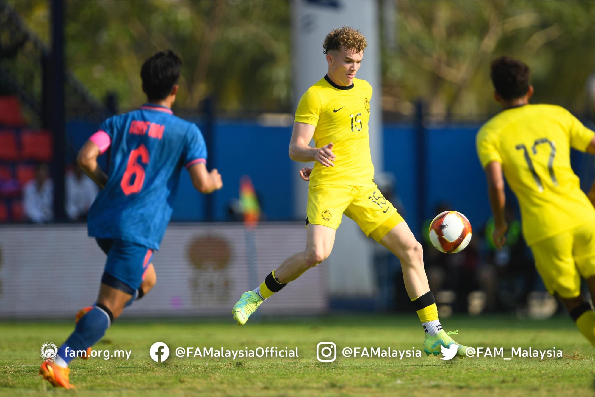 Bóng đá SEA Games 32, U.22 Thái Lan 2-0 U.22 Malaysia: 'Voi chiến' trẻ thắng thuyết phục - Ảnh 1.