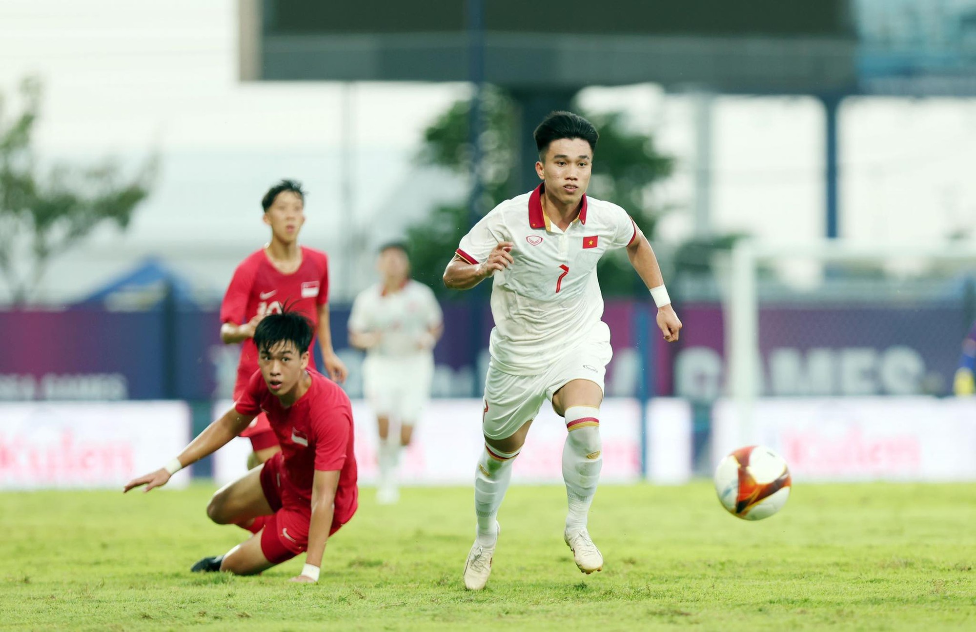 Bóng đá SEA Games 32, U.22 Lào - U.22 Singapore: Cuộc đấu sống còn - Ảnh 1.