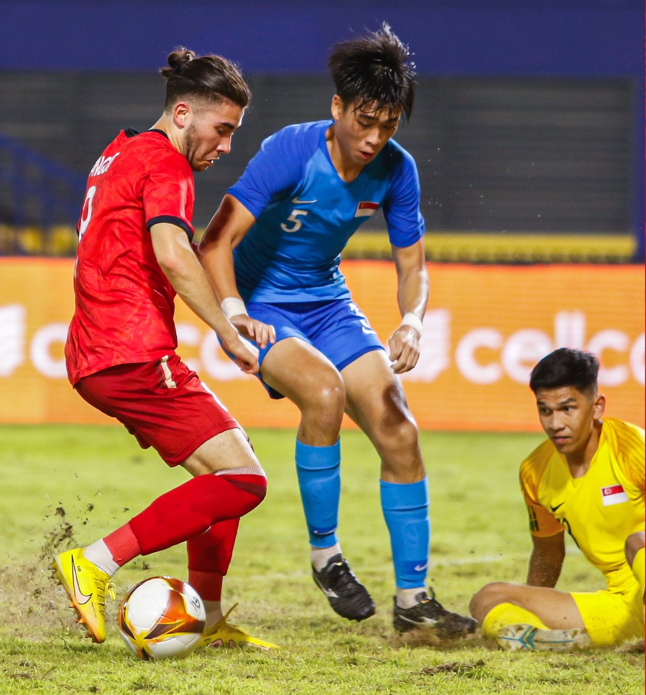 SEA Games 32, U.22 Lào 0-0 U.22 Singapore: Níu chân nhau, cùng bị loại sớm - Ảnh 1.