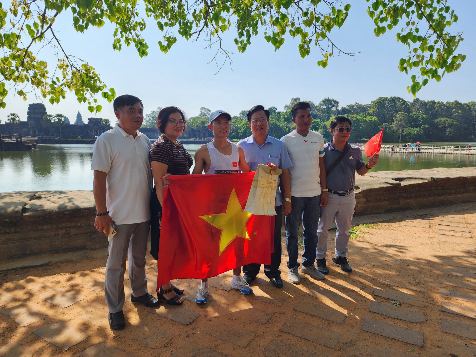 Thương VĐV marathon Việt Nam thi đấu quật cường, ông Đoàn Ngọc Hải thưởng nóng  - Ảnh 4.