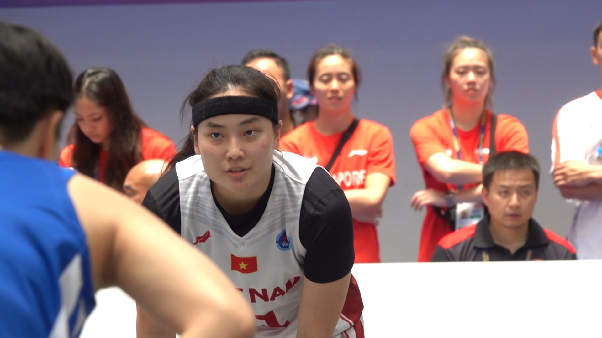 Chị em song sinh giành HCV bóng rổ SEA Games 32: ‘Chúng tôi là người Việt Nam’ - Ảnh 3.
