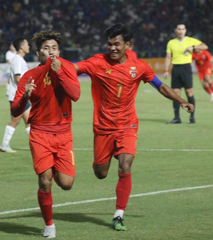 Bóng đá SEA Games 32, U.22 Campuchia 0-2 U.22 Myanmar: Chủ nhà đối mặt nguy cơ bị loại - Ảnh 2.