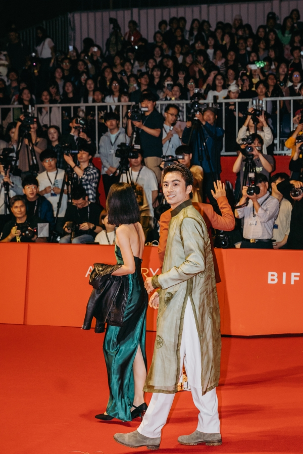Lãnh Thanh, Phương Anh Đào mặc áo dài dự Liên hoan phim quốc tế Jeonju - Ảnh 3.