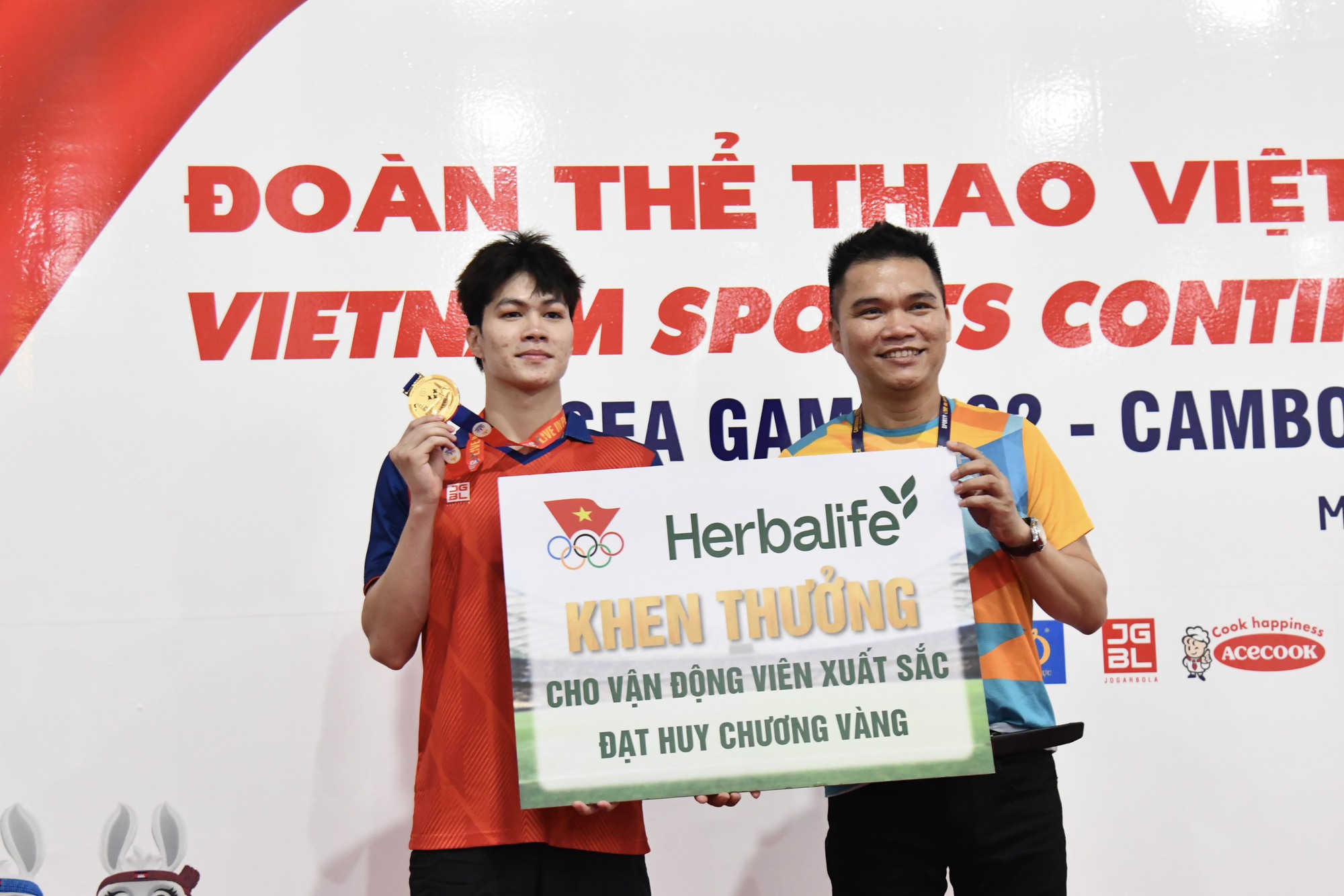 Đã có thưởng nóng dành cho các VĐV đoạt huy chương vàng SEA Games 32 - Ảnh 2.