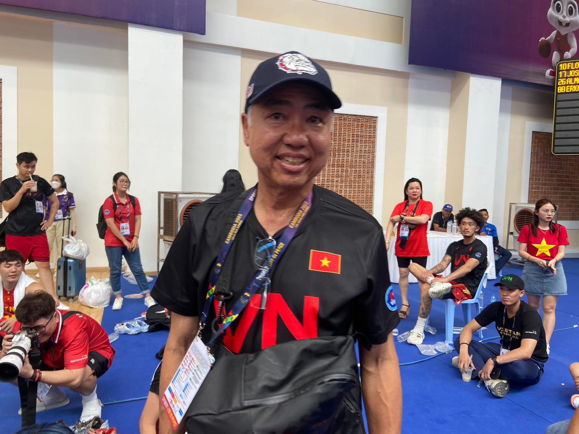 Cha của song sinh Việt kiều giành HCV SEA Games 32: 'Các con ngã, tôi rất đau' - Ảnh 2.