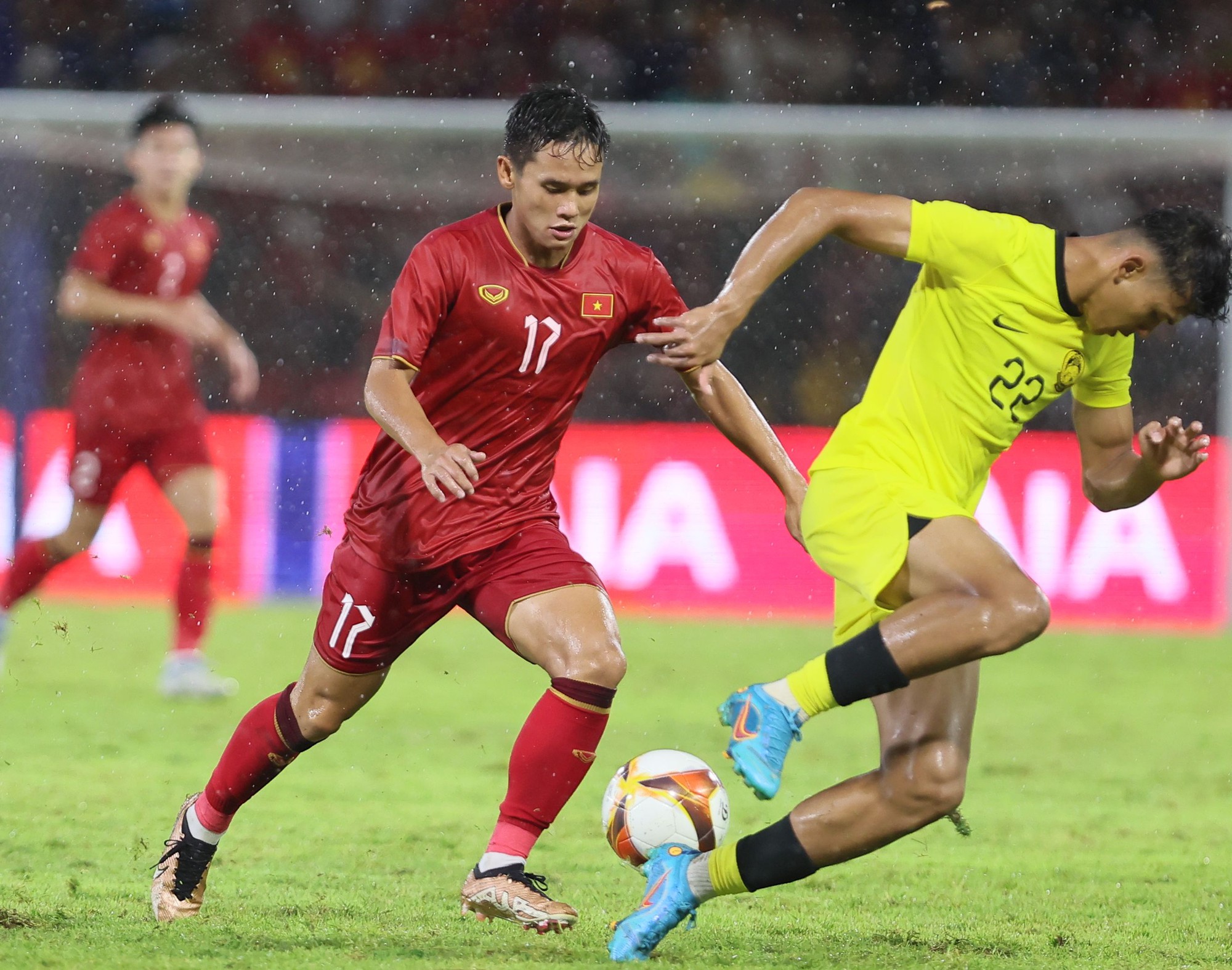 Đánh bại U.22 Malaysia, U.22 Việt Nam vào bán kết SEA Games 32 - Ảnh 1.