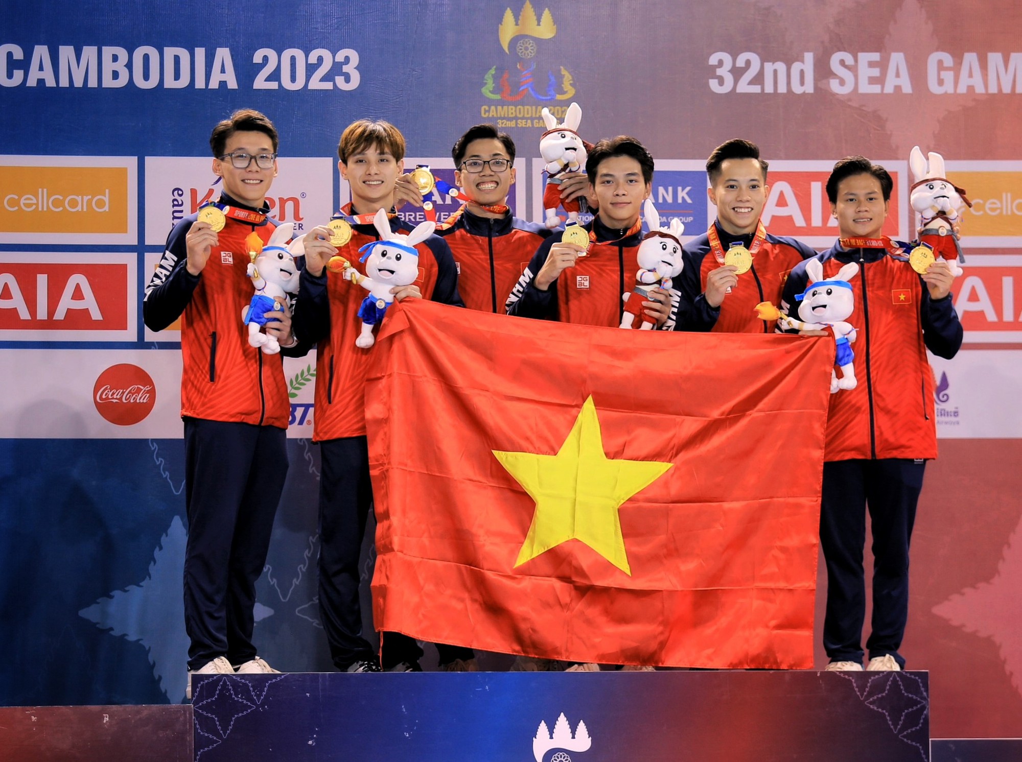 Tinh thần đoàn kết giúp Việt Nam thắng đội mạnh, giành HCV SEA Games 32 - Ảnh 1.