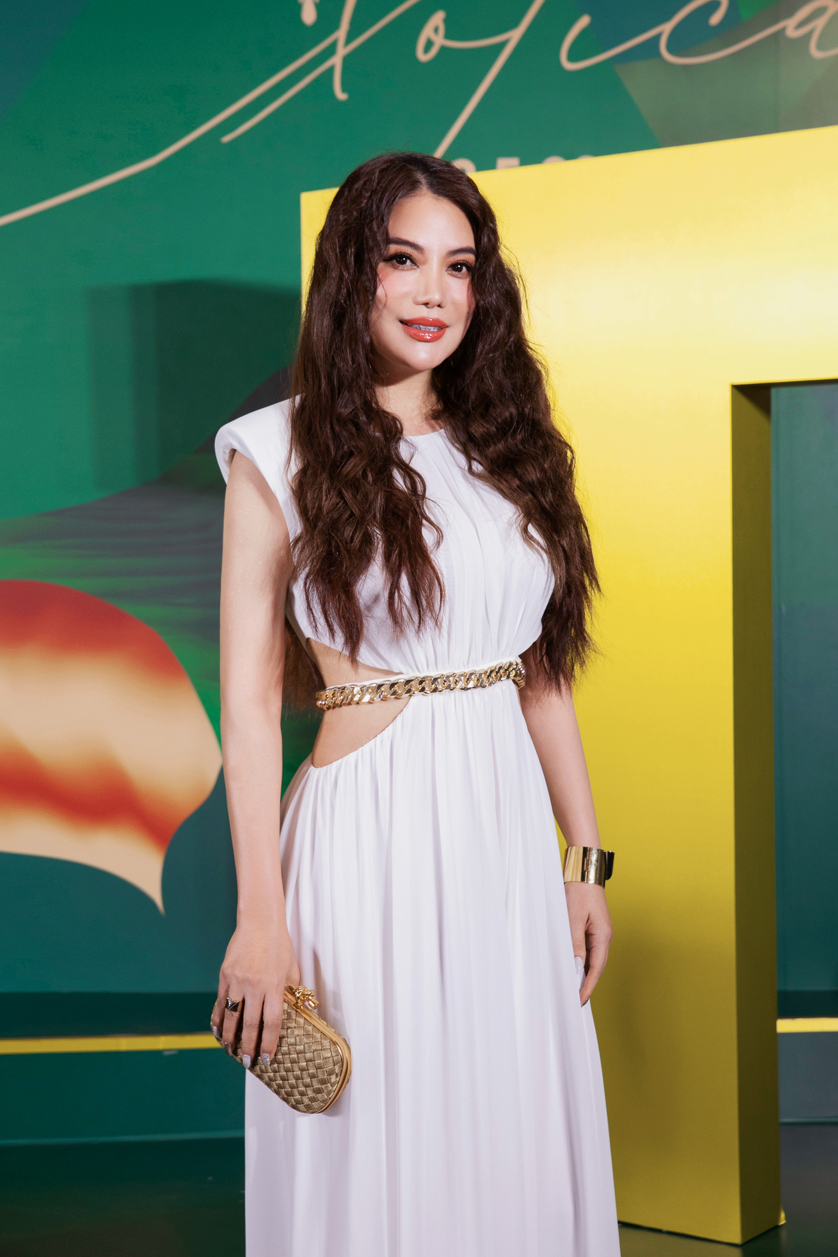 Hoa hậu Kỳ Duyên, Trương Ngọc Ánh khoe dáng nóng bỏng tại sự kiện - Ảnh 5.