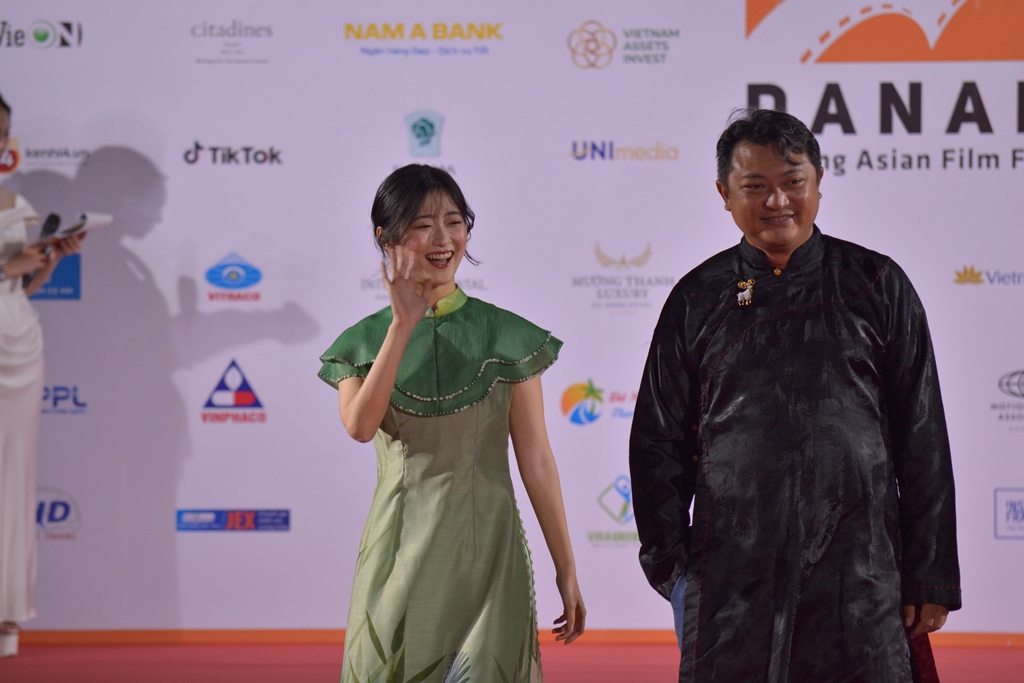 Dàn sao điện ảnh &quot;đổ bộ&quot; thảm đỏ Liên hoan phim châu Á – Đà Nẵng - Ảnh 12.