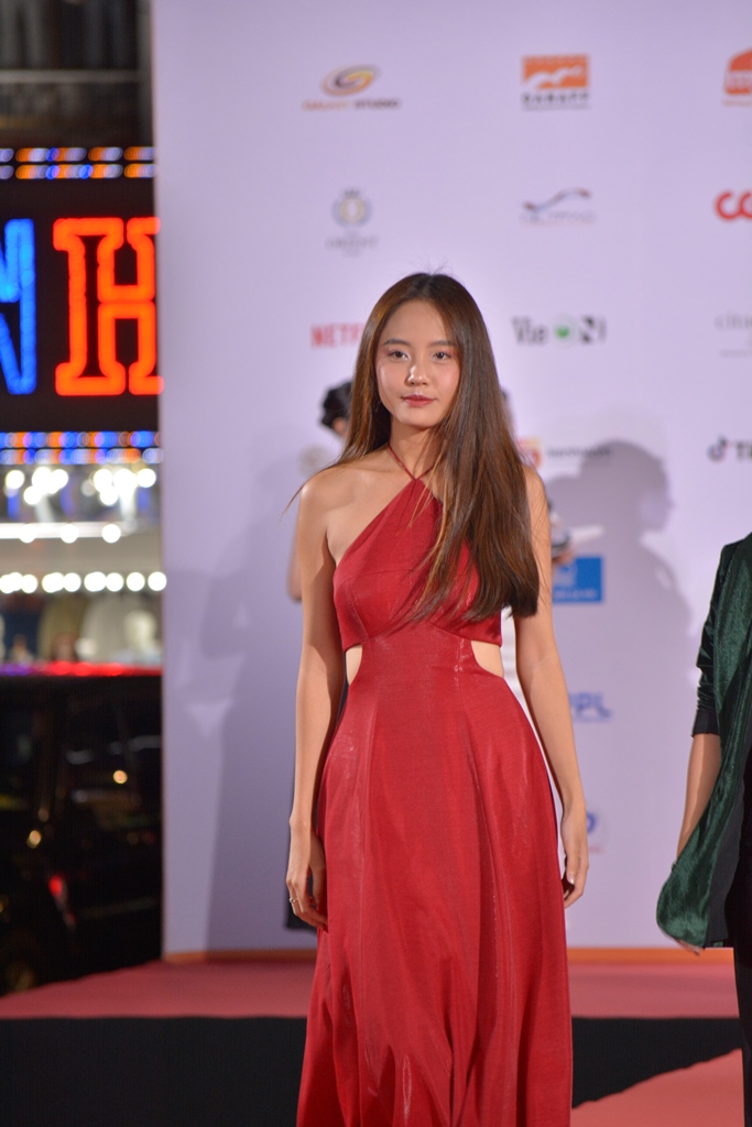 Dàn sao điện ảnh &quot;đổ bộ&quot; thảm đỏ Liên hoan phim châu Á – Đà Nẵng - Ảnh 16.