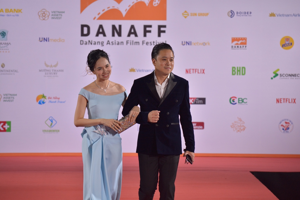 Dàn sao điện ảnh &quot;đổ bộ&quot; thảm đỏ Liên hoan phim châu Á – Đà Nẵng - Ảnh 4.