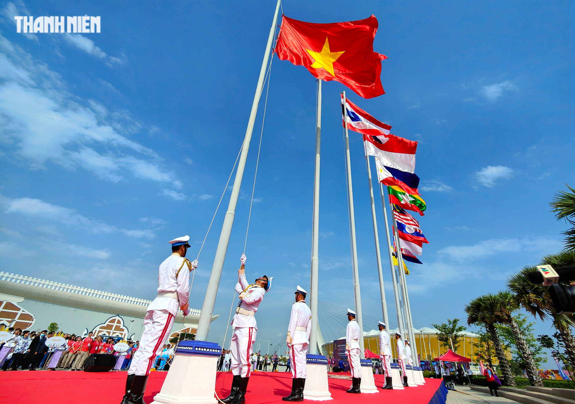 Cờ tổ quốc như biểu tượng của niềm tự hào tại SEA Games 32 - Ảnh 2.