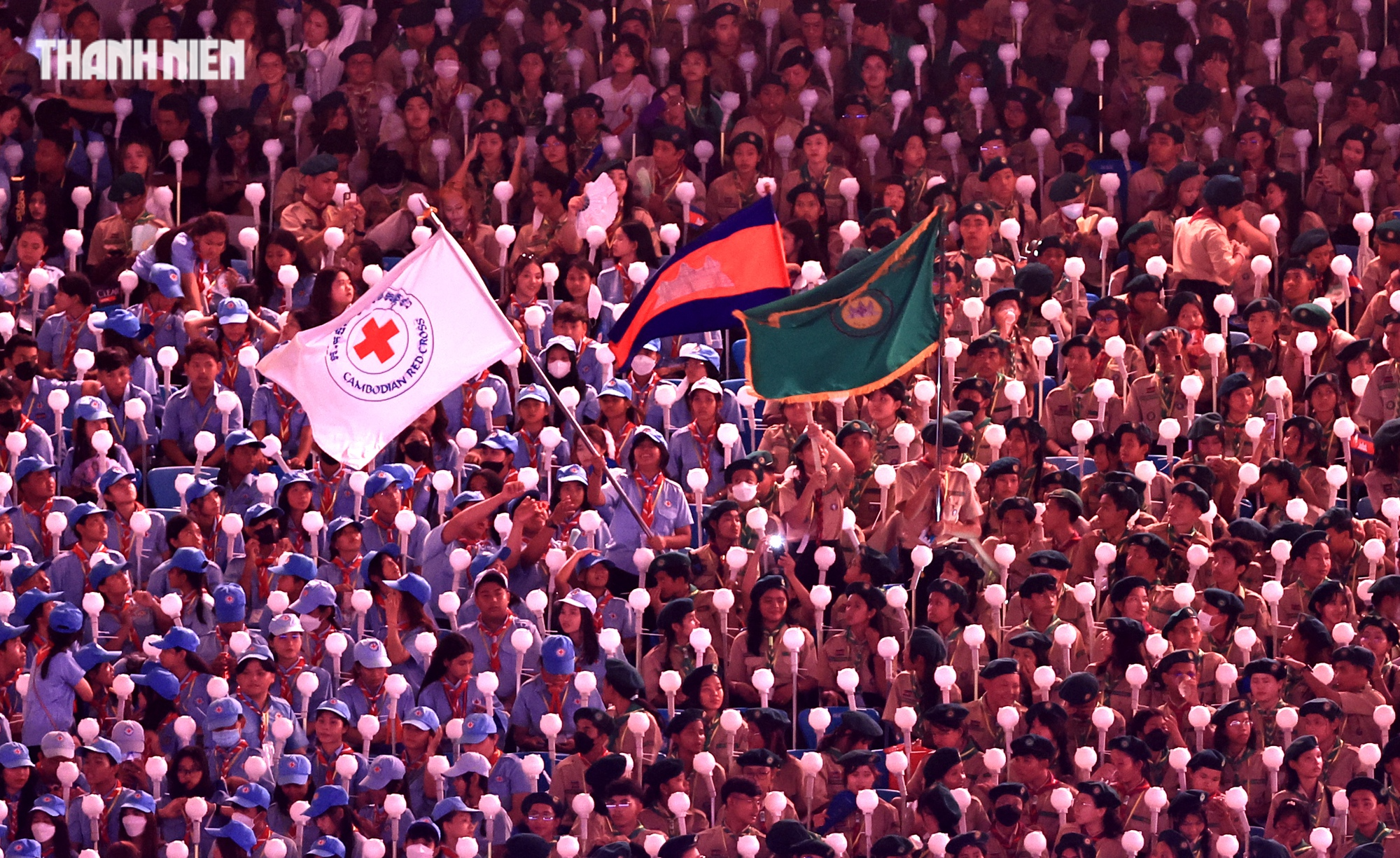 Cờ tổ quốc như biểu tượng của niềm tự hào tại SEA Games 32  - Ảnh 2.