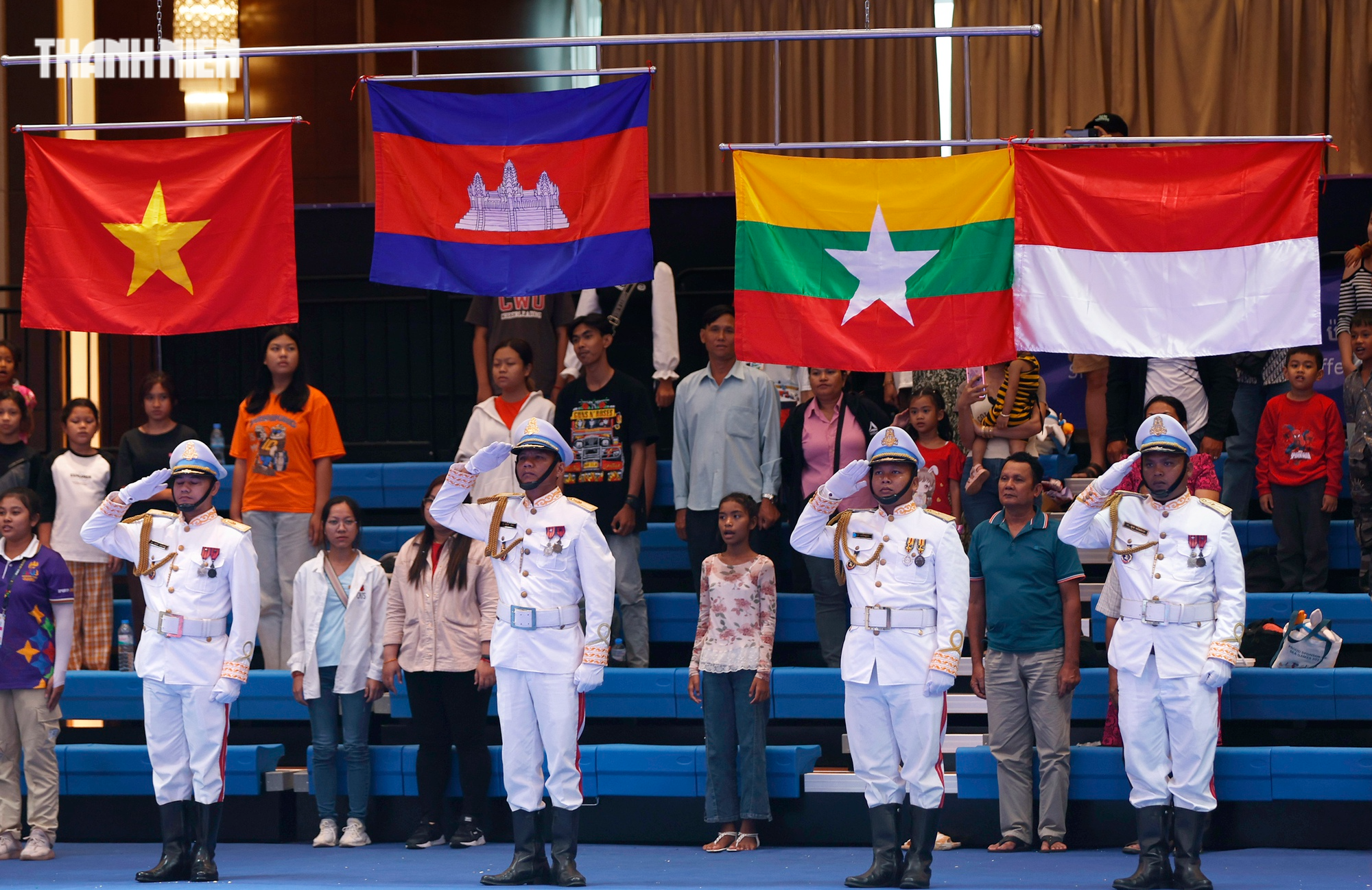 Cờ tổ quốc như biểu tượng của niềm tự hào tại SEA Games 32 - Ảnh 7.