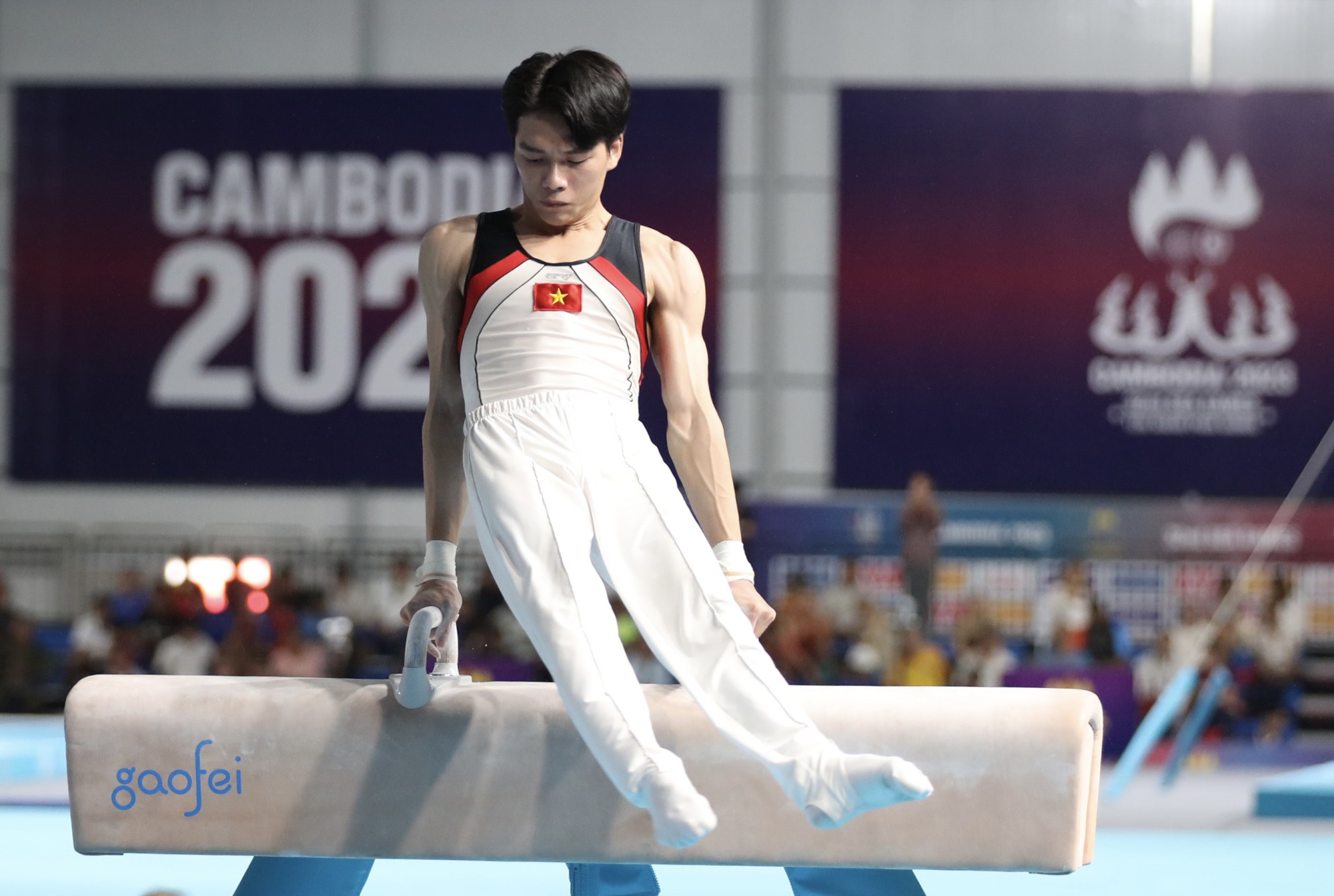 Xuân Thiện giành HCV nội dung ngựa vòng, TDDC Việt Nam vượt chỉ tiêu ở SEA Games 32 - Ảnh 4.