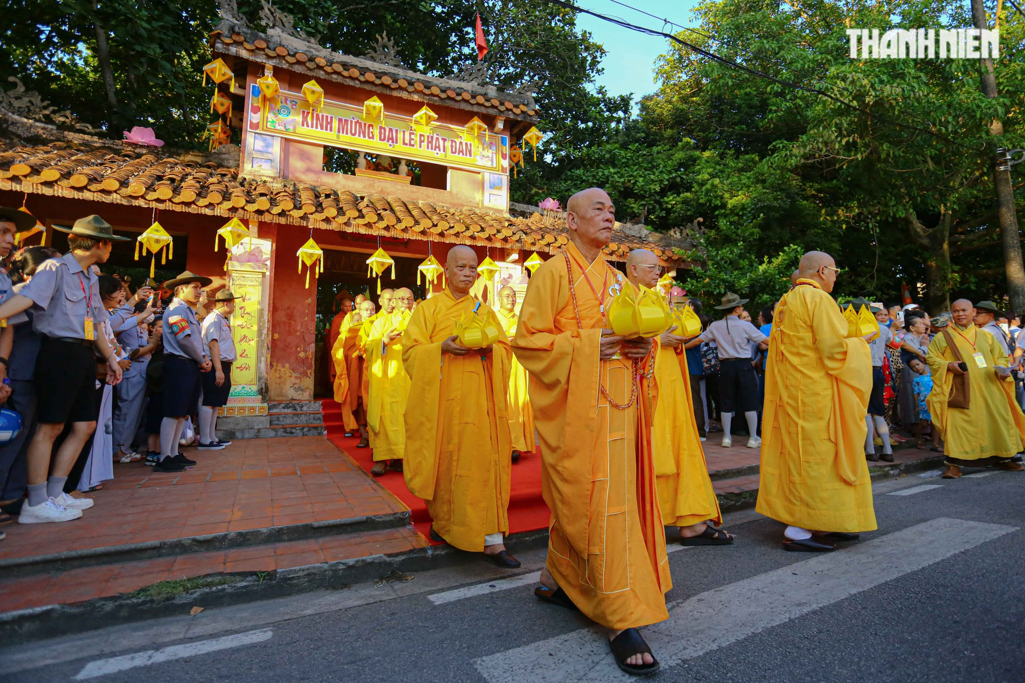 Đại lễ Phật đản: Người Huế trang nghiêm rước Phật - Ảnh 8.