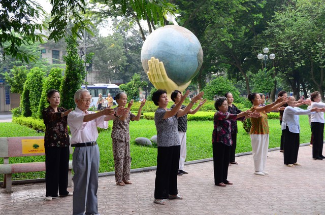 Mong sớm hạ tuổi hưởng trợ cấp cho người già   - Ảnh 1.