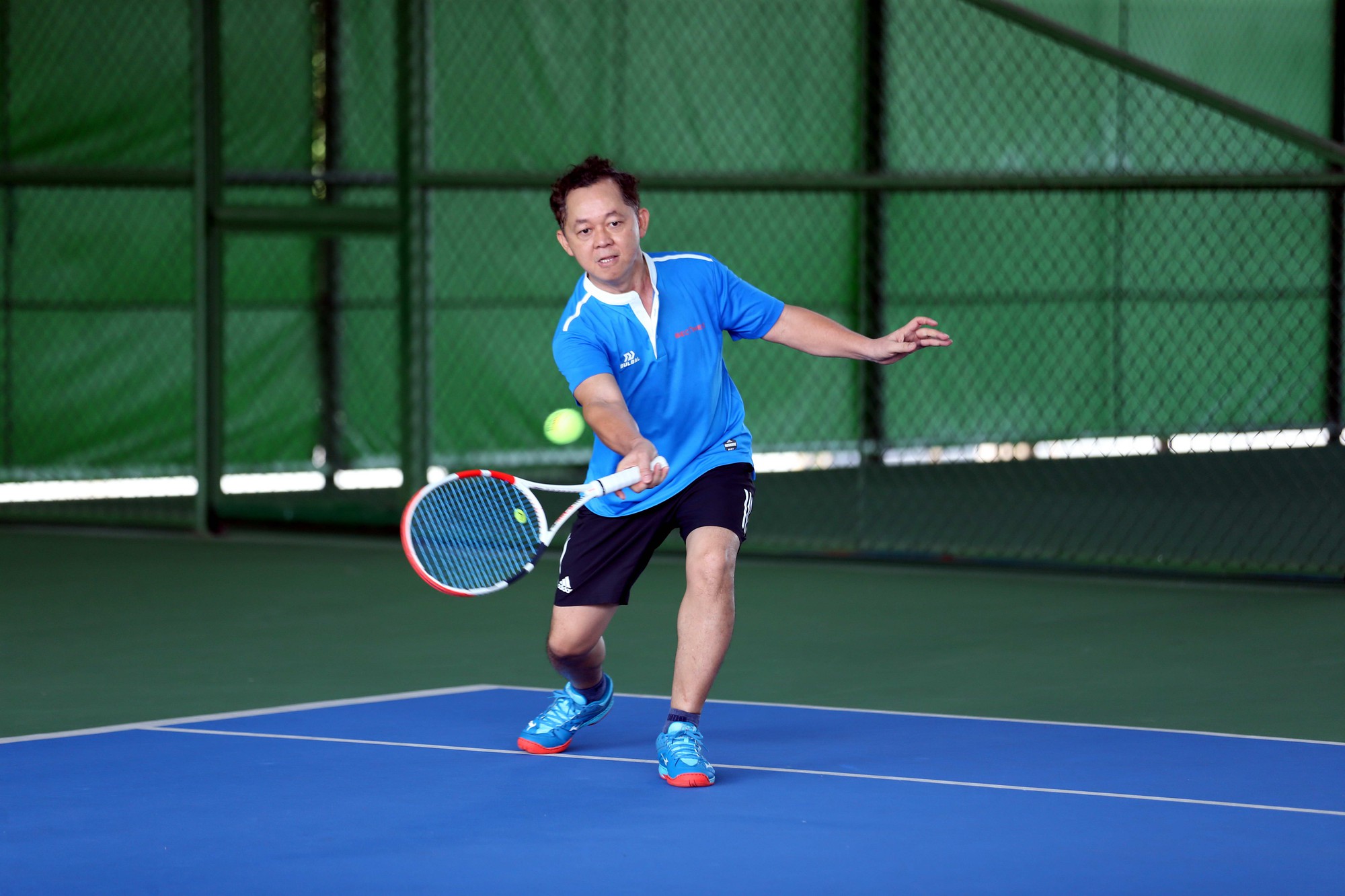 ការប្រកួតកីឡាវាយកូនបាល់ដ៏រំភើបដើម្បីអបអរសាទរទិវាសារព័ត៌មានបដិវត្តន៍វៀតណាម - រូបថត ៥. Hào hứng Giải quần vợt giao lưu chào mừng ngày Báo chí Cách mạng Việt Nam - Ảnh 5.