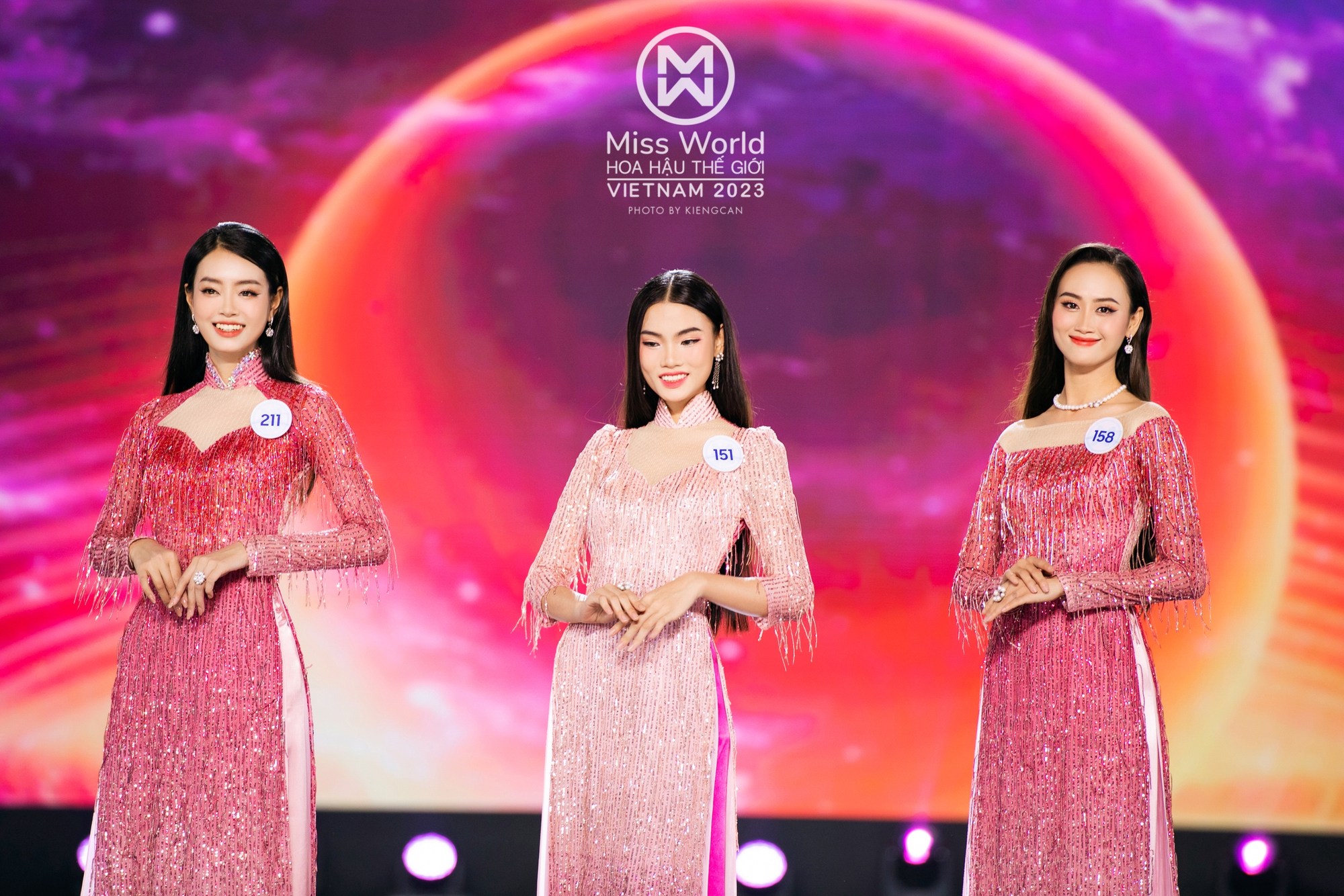 Người đẹp Hoa hậu Thế giới Việt Nam 2023 duyên dáng trong tà áo dài - Ảnh 2.