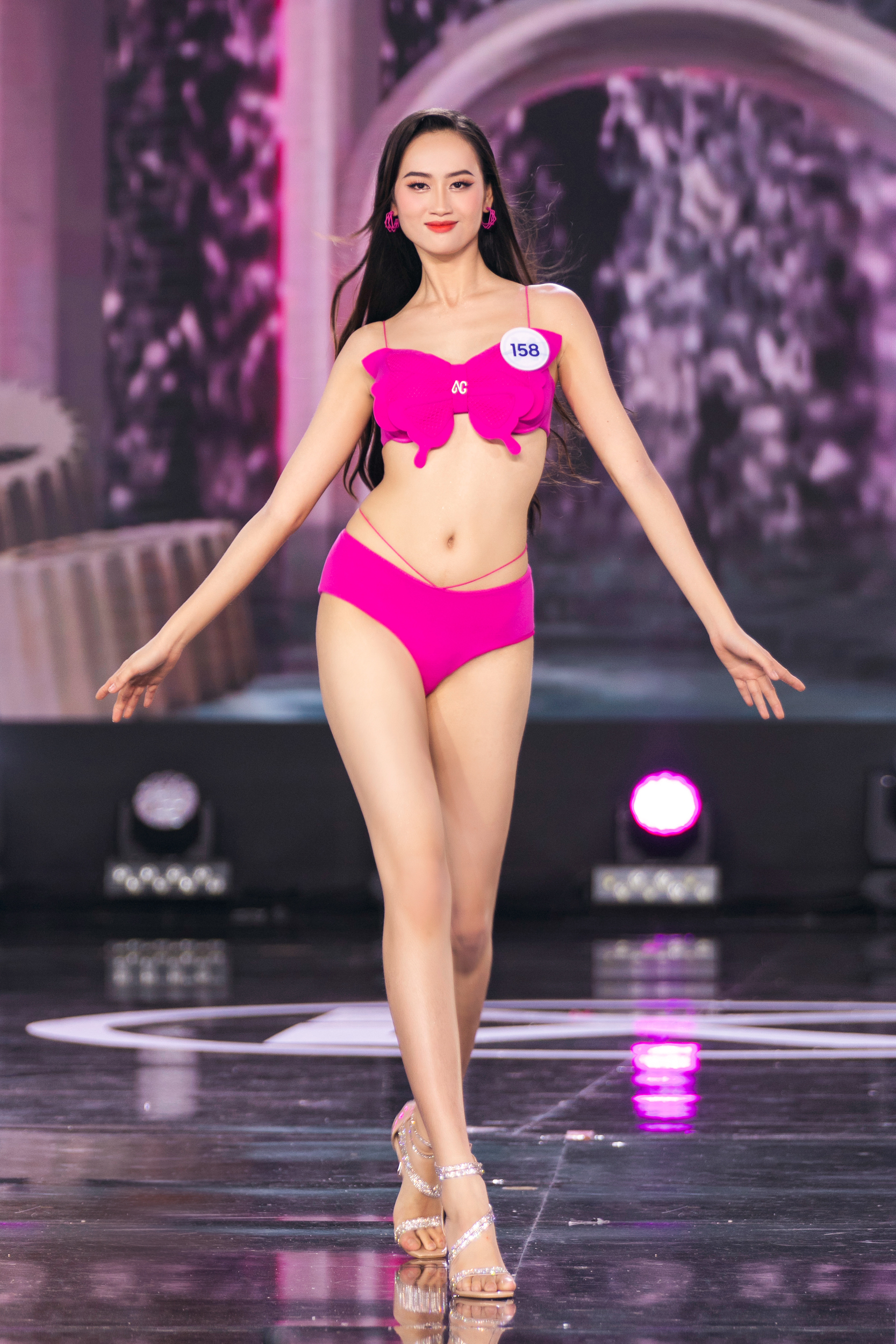Dàn người đẹp trình diễn bikini nóng bỏng nhất Hoa hậu Thế giới Việt Nam 2023 - Ảnh 11.