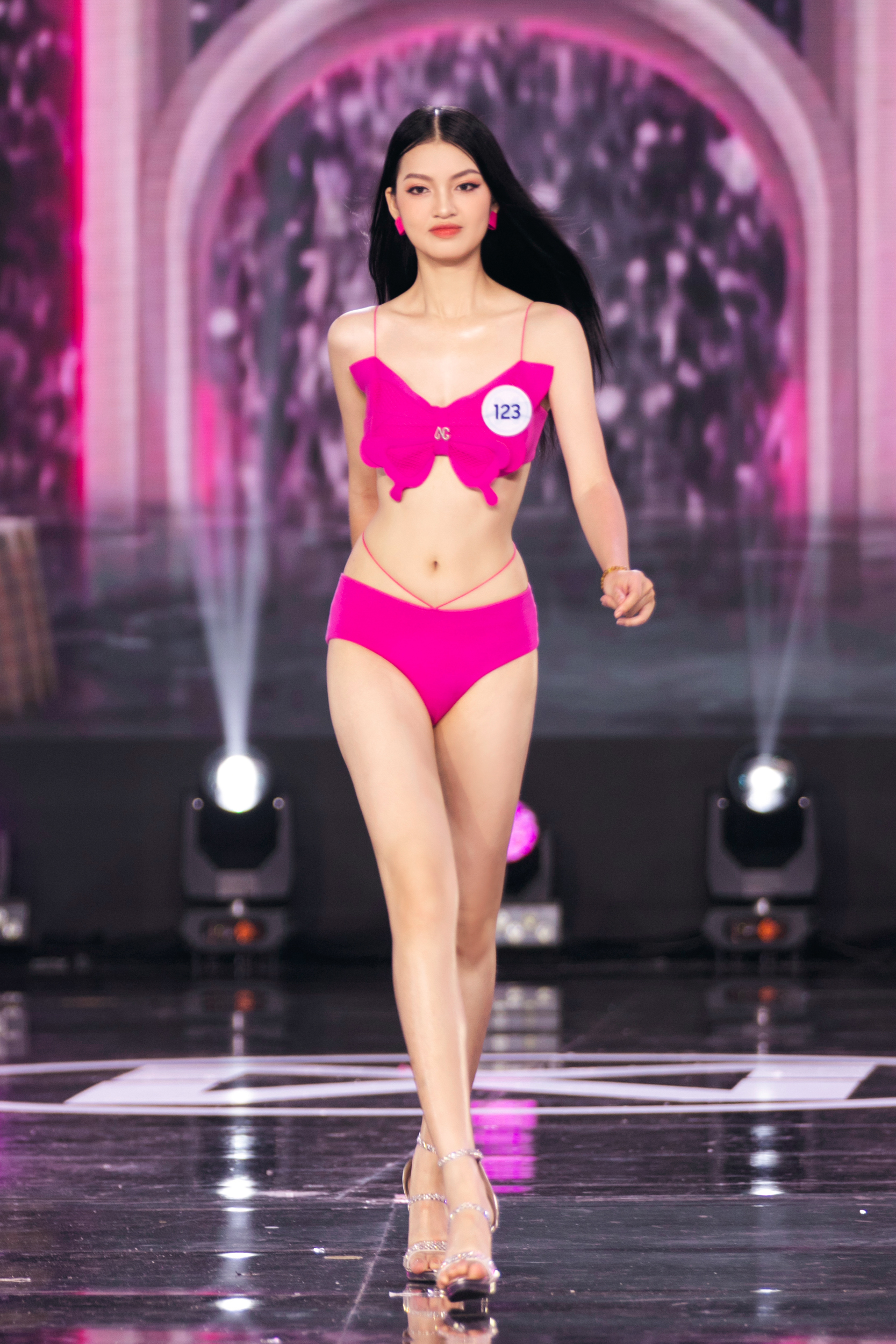 Dàn người đẹp trình diễn bikini nóng bỏng nhất Hoa hậu Thế giới Việt Nam 2023 - Ảnh 5.
