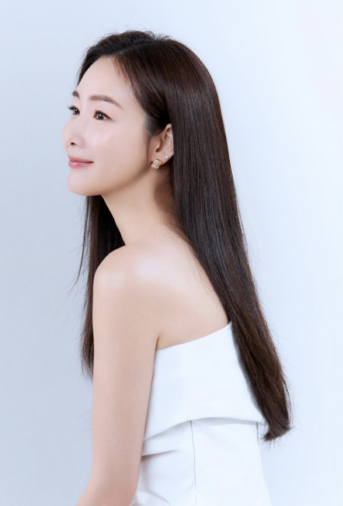 ‘Nữ hoàng nước mắt’ Choi Ji Woo xinh đẹp trong trẻo ở tuổi 48 - Ảnh 6.