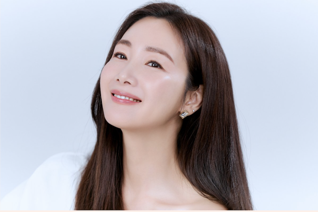 ‘Nữ hoàng nước mắt’ Choi Ji Woo xinh đẹp trong trẻo ở tuổi 48 - Ảnh 5.