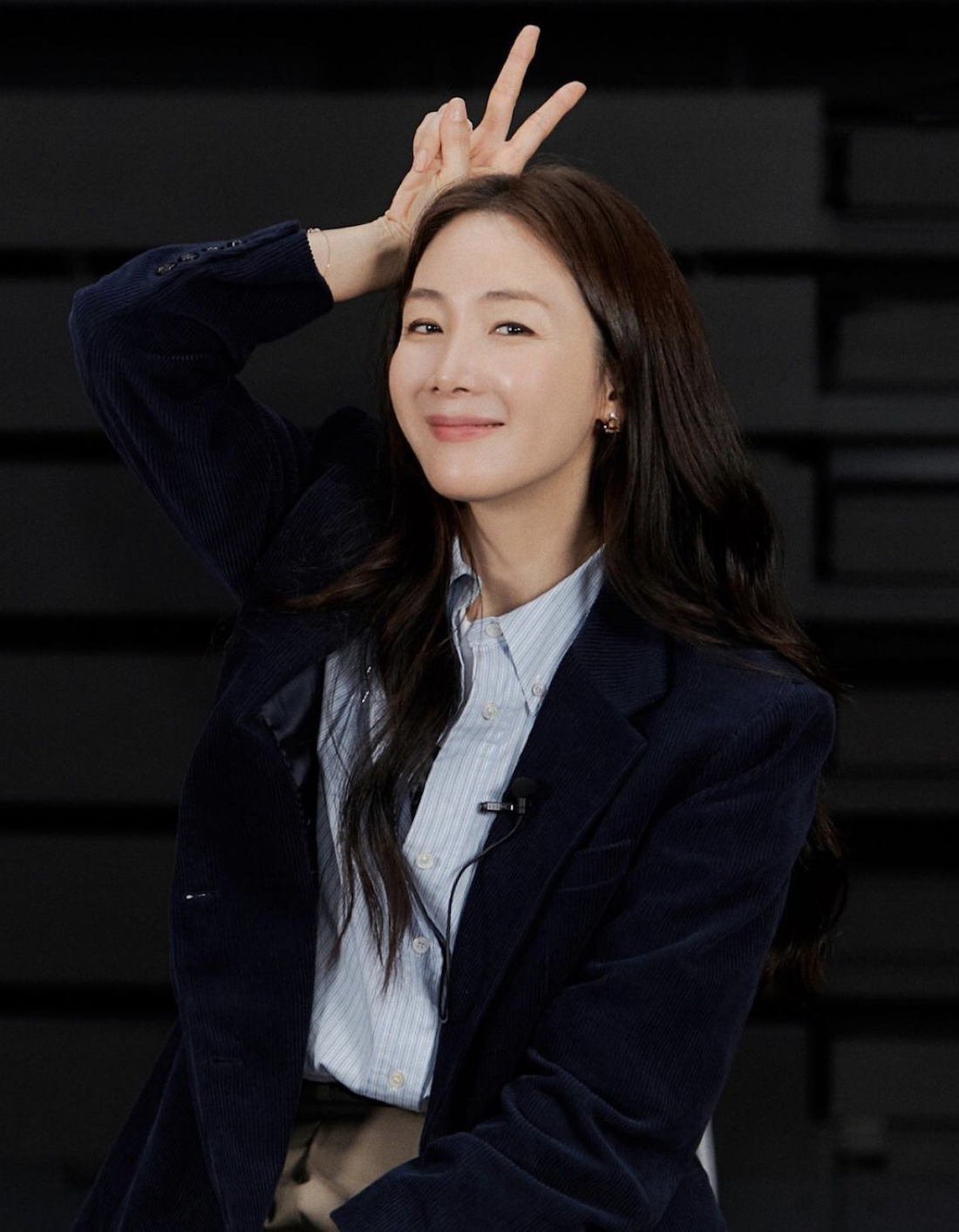 ‘Nữ hoàng nước mắt’ Choi Ji Woo xinh đẹp trong trẻo ở tuổi 48 - Ảnh 9.