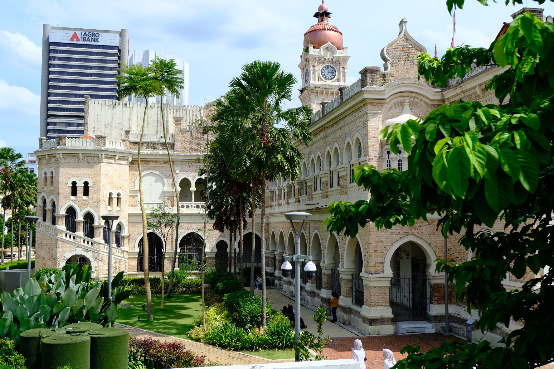 Du lịch Malaysia, nhất định phải tới Thánh đường Hồi giáo Masjid Jamek - Ảnh 1.