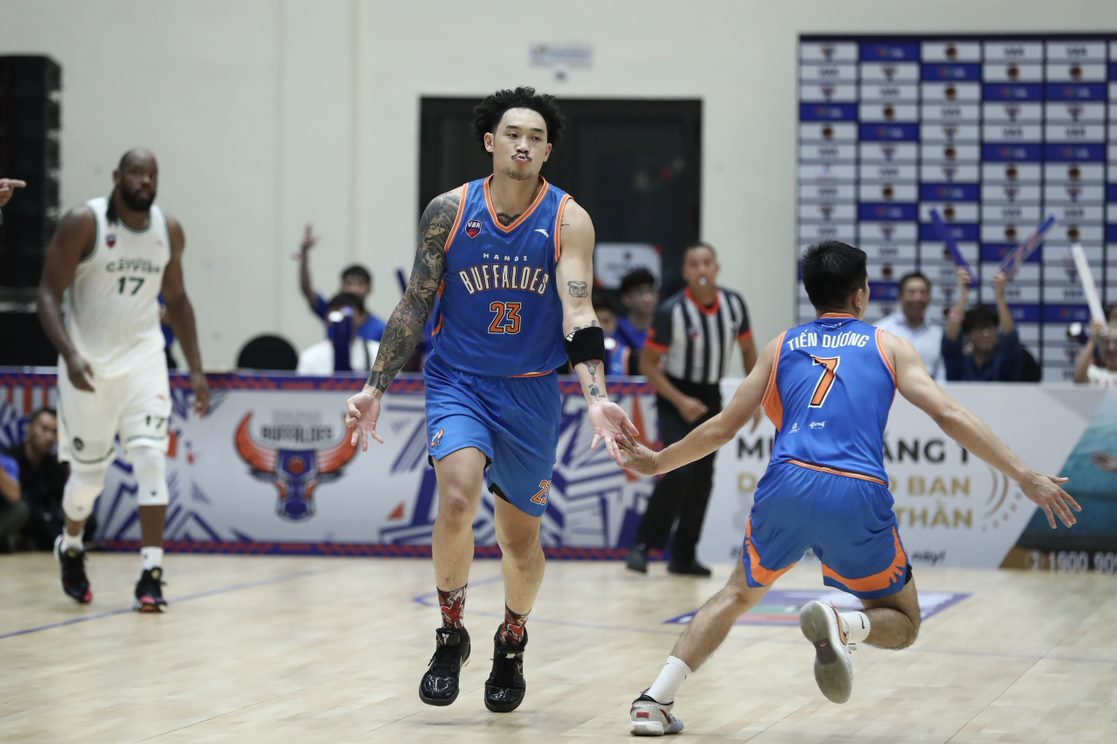 Giải bóng rổ VBA 2023 CLB Hanoi Buffaloes ngược dòng thành công