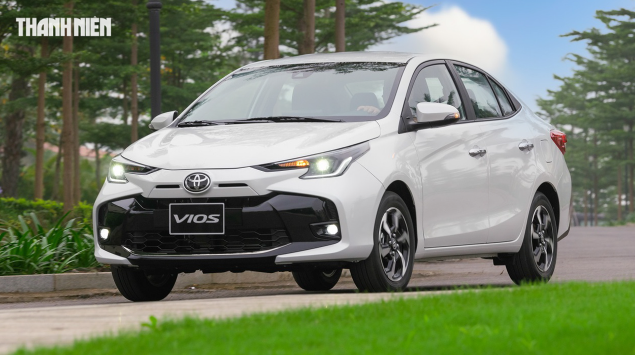Tiêu thụ Sedan hạng B giảm hơn 60%, Toyota Vios thay đổi vẫn kém sức hút - Ảnh 1.
