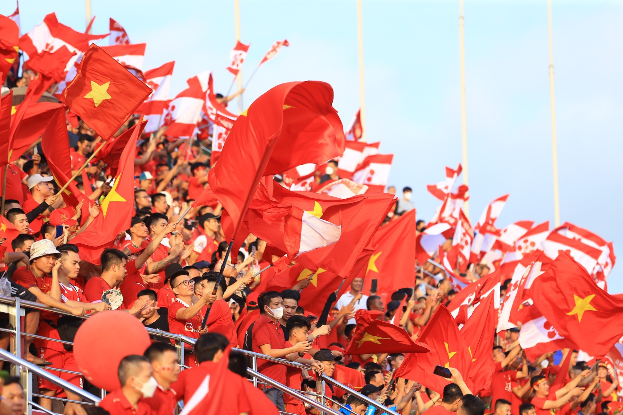 Đội tuyển Việt Nam đấu đội Hồng Kông: Quang Hải đá chính, Công Phượng và Văn Toàn vắng mặt - Ảnh 4.