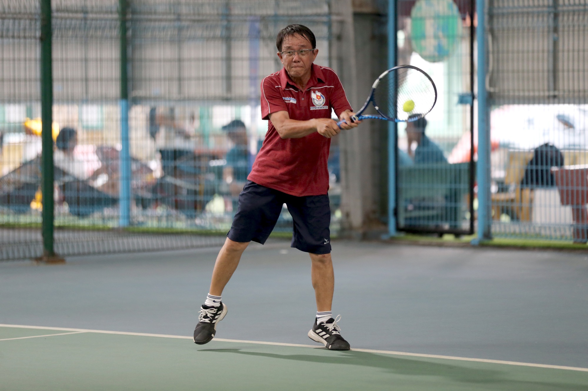 Kịch tính ngày đầu giải quần vợt Hội Nhà báo TP.HCM mở rộng 2023 - Ảnh 7.