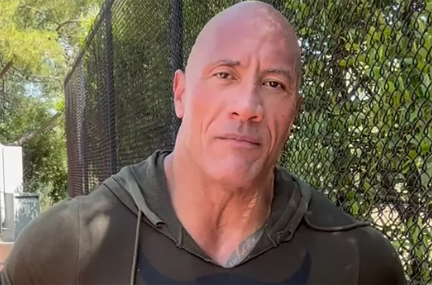 Dwayne 'The Rock' Johnson hối tiếc vì 'không làm hòa' với cha trước khi ông  qua đời