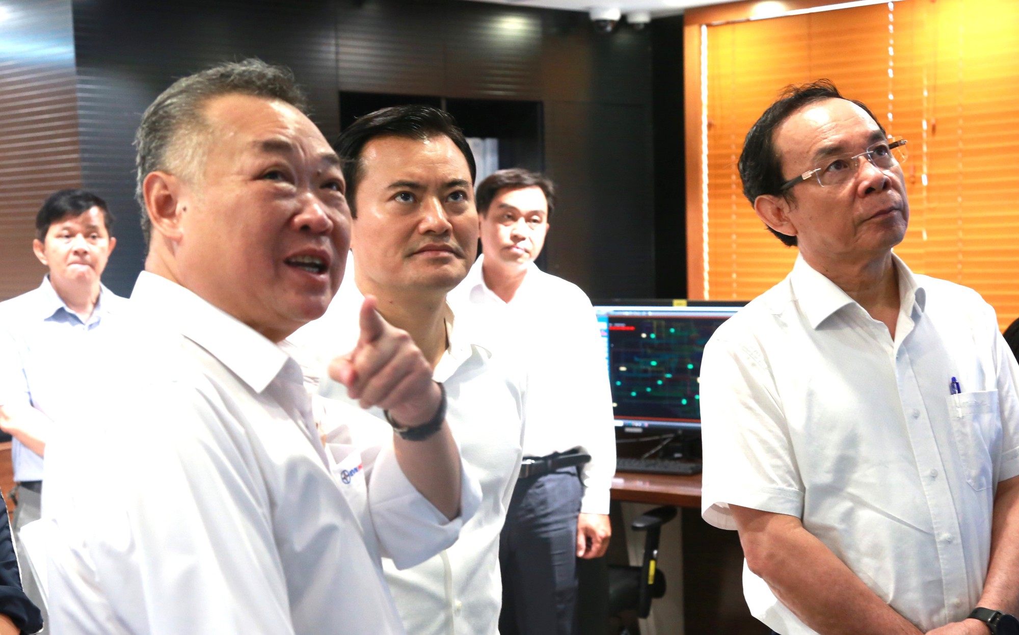 Elektroenergetický průmysl v Ho Či Minově Městě s pozoruhodnými a kreativními změnami - Foto 2. Ngành điện TP.HCM với những thay đổi vượt bậc, đầy sáng tạo - Ảnh 2.