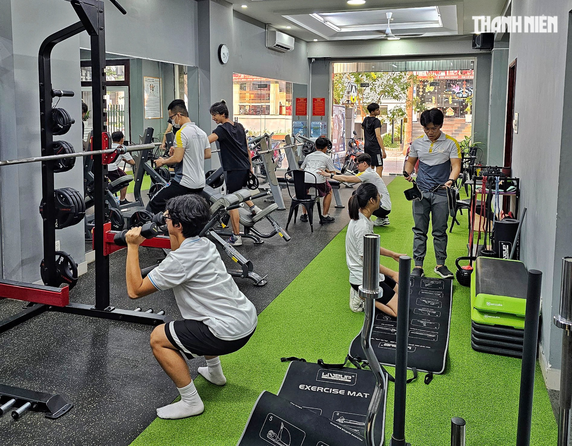 Gym thay đổi đời tôi: ‘Già trẻ TP.HCM đều mê tập gym vì đây là… xu hướng’ - Ảnh 1.