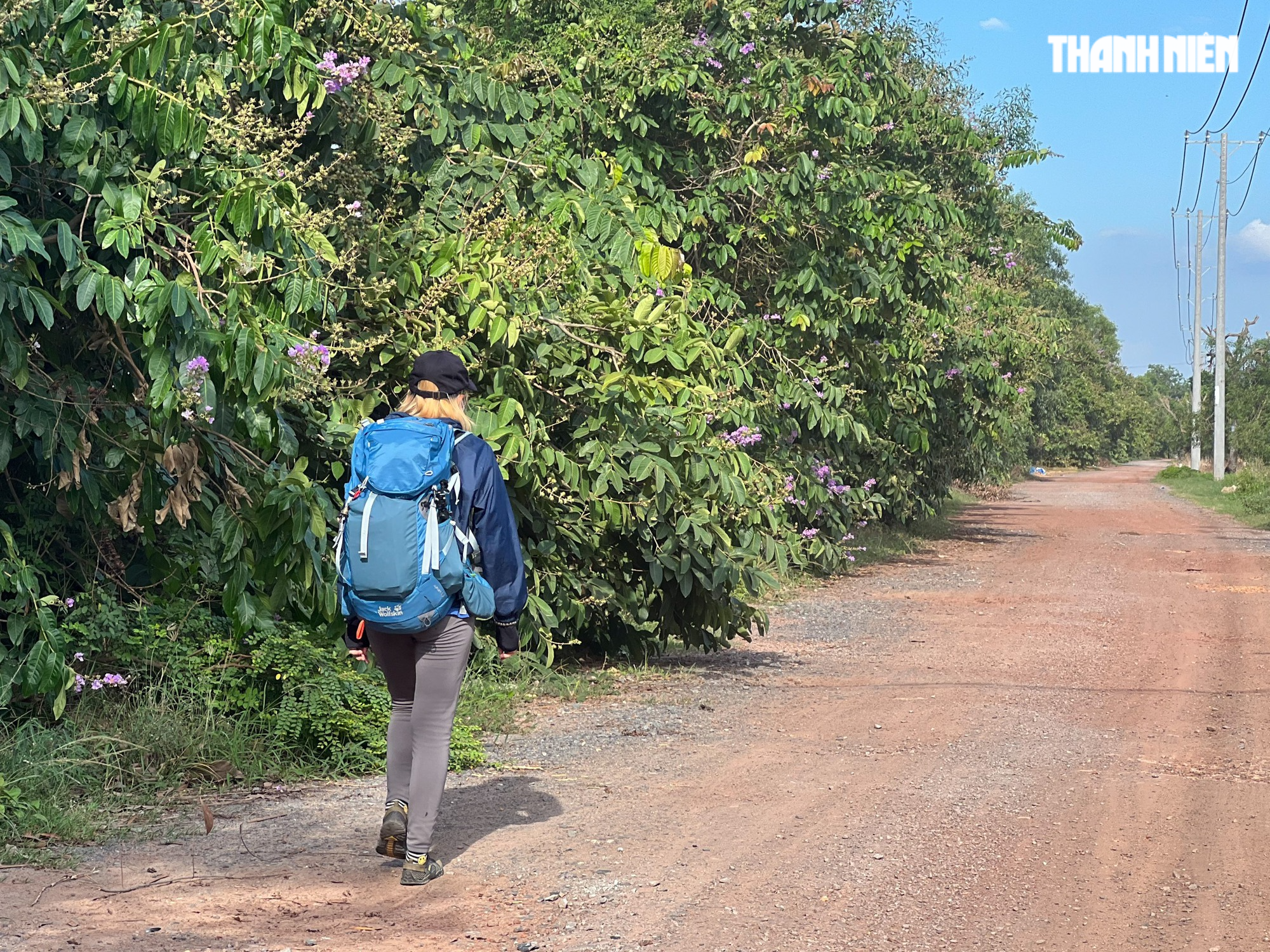 35 ngày đi bộ một mình từ Cà Mau đến TP.HCM của cô gái 'lì đòn' - Ảnh 11.