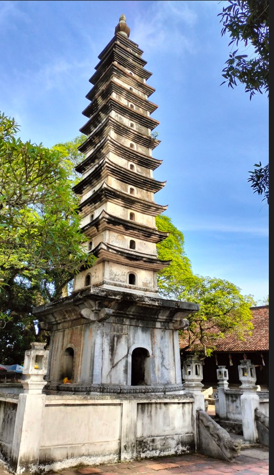 Ghé thăm ngôi chùa tháp bằng gạch cao nhất Việt Nam - Ảnh 1.