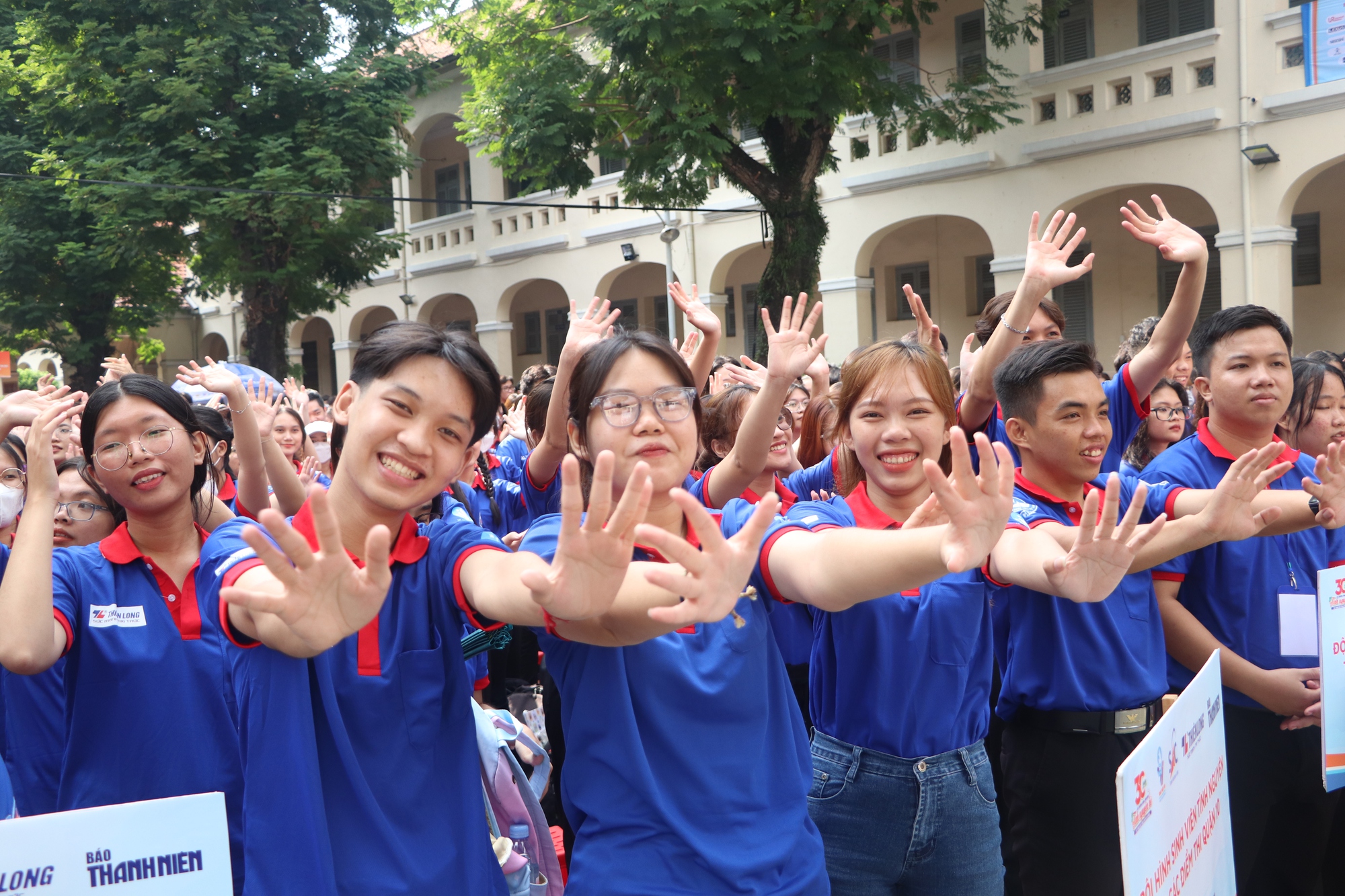 18.000 sinh viên sẵn sàng vượt nắng, thắng mưa để tiếp sức thí sinh mùa thi - Ảnh 3.