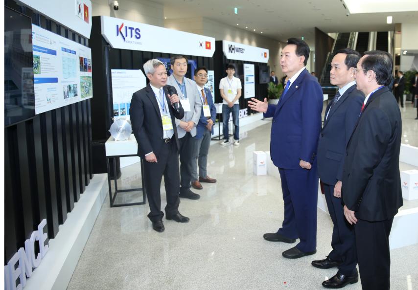 Việt Nam và Hàn Quốc nâng tầm mối quan hệ đối tác kỹ thuật số - Ảnh 2. Việt Nam và Hàn Quốc nâng tầm mối quan hệ đối tác kỹ thuật số - Ảnh 2.