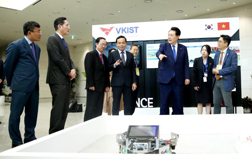 Việt Nam và Hàn Quốc nâng tầm mối quan hệ đối tác kỹ thuật số - Ảnh 1. Việt Nam và Hàn Quốc nâng tầm mối quan hệ đối tác kỹ thuật số - Ảnh 1.