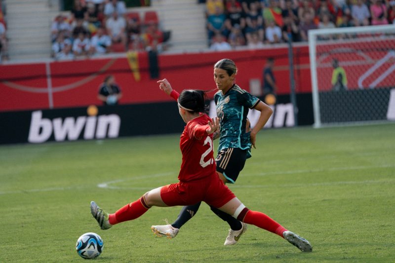 Thủ môn Kim Thanh và đồng đội sung sướng sau trận đấu tuyệt vời với đội tuyển nữ Đức - Ảnh 8.